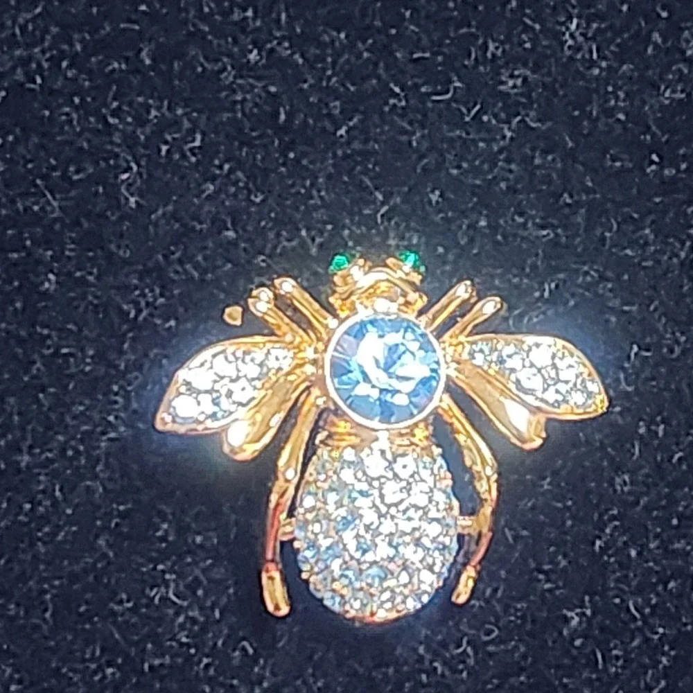 Joan Rivers Bumblebee Brooch Gold Tone Blue Clear Crystal‎ Insect  Vintage Style